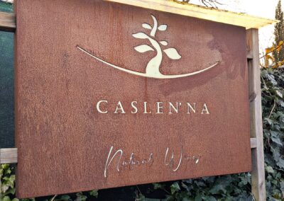 insegna ingresso sede Cantina Caslen'na